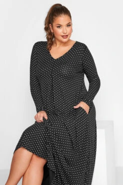 LIMITED COLLECTION Curve Black Polka Dot Pleat Front Dress 8 LIMITED COLLECTION Curve Black Polka Dot Pleat Front Dress -JOICY Clothing Shop 04d836f2 4afa 4f 215234 D