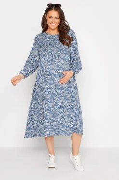 BUMP IT UP MATERNITY Curve Blue Ditsy Print Shirred Smock Dress