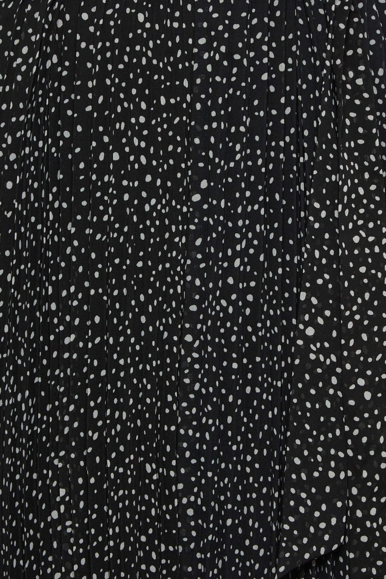 YOURS LONDON Curve Black Spot Print Pleated Maxi Dress 4 YOURS LONDON Curve Black Spot Print Pleated Maxi Dress - Image 4