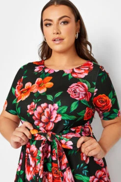 YOURS LONDON Curve Black & Red Floral Skater Dress 8 YOURS LONDON Curve Black & Red Floral Skater Dress -JOICY Clothing Shop 21471519 67ae 4e 162033 D