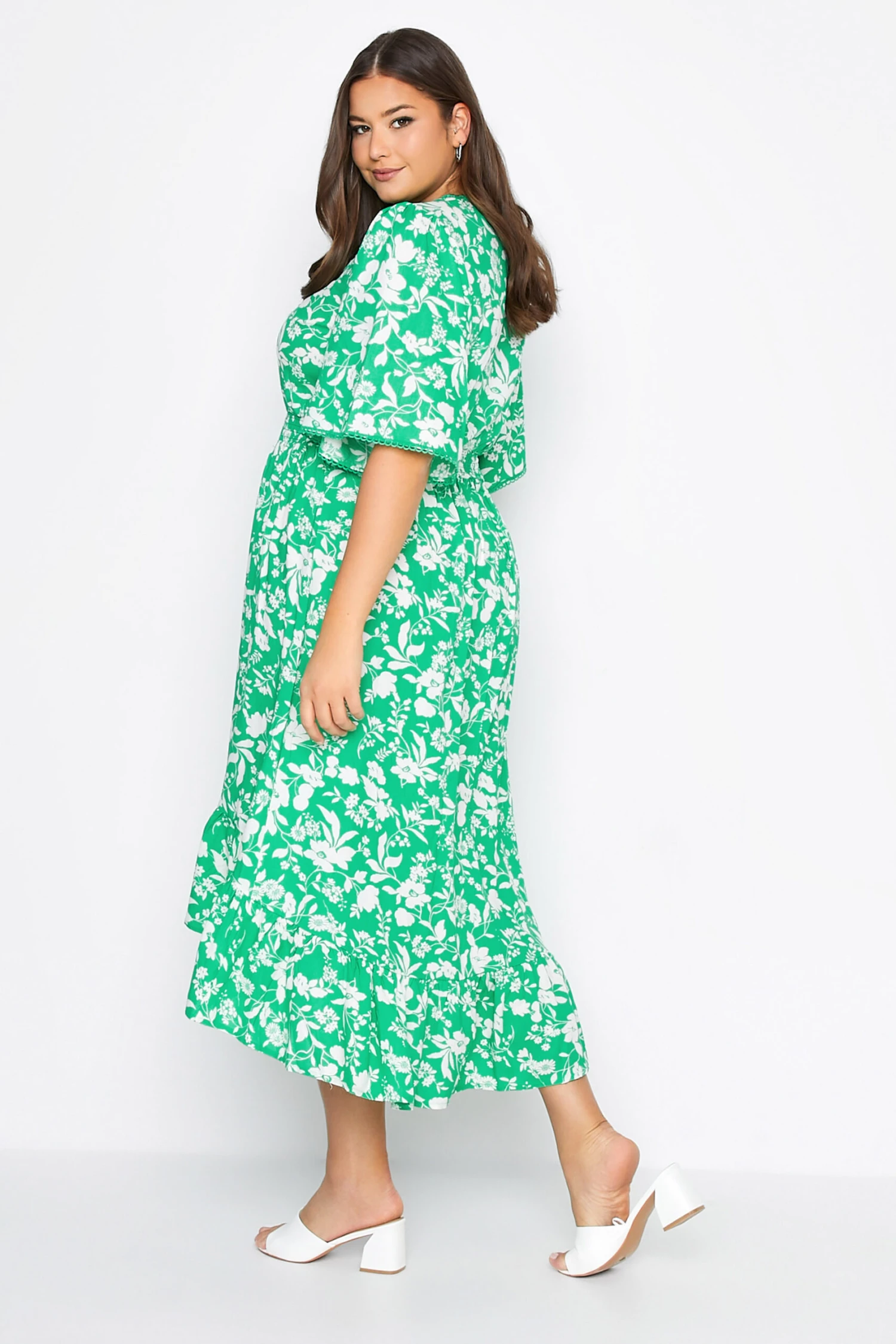 YOURS Curve Green Floral Dipped Hem Dress 2 YOURS Curve Green Floral Dipped Hem Dress - Image 2