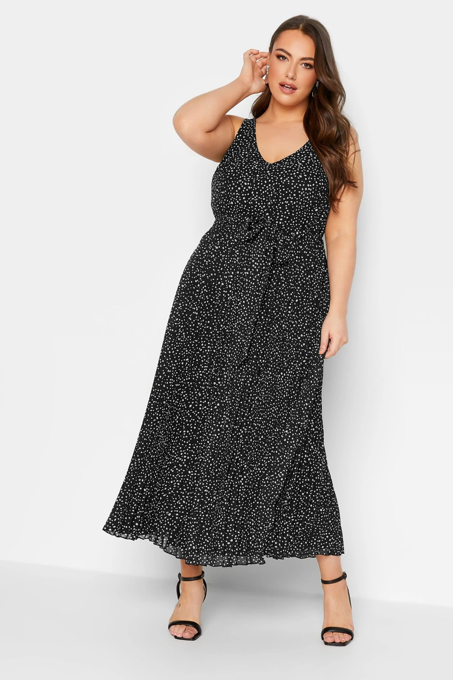 YOURS LONDON Curve Black Spot Print Pleated Maxi Dress 1 YOURS LONDON Curve Black Spot Print Pleated Maxi Dress