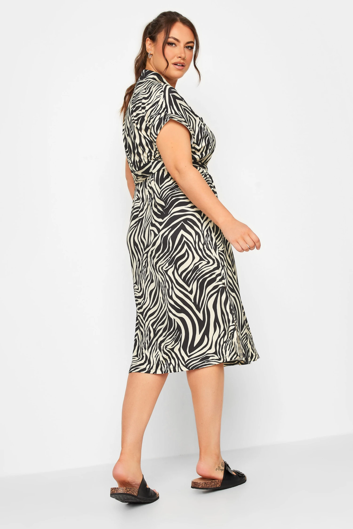YOURS Curve Black & White Zebra Print Spilt Hem Midaxi Shirt Dress 2 YOURS Curve Black & White Zebra Print Spilt Hem Midaxi Shirt Dress - Image 2