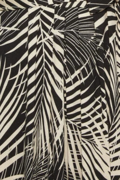 YOURS Curve Black Leaf Print Wrap Dress -JOICY Clothing Shop 528cef58 043a 46 301599 Z