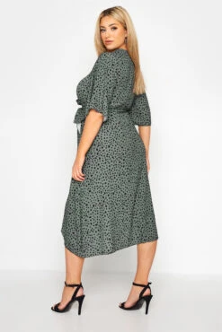 YOURS LONDON Curve Green Dalmatian Print Midi Wrap Dress 8 YOURS LONDON Curve Green Dalmatian Print Midi Wrap Dress -JOICY Clothing Shop 6040aab6 53ee 44 157867 C