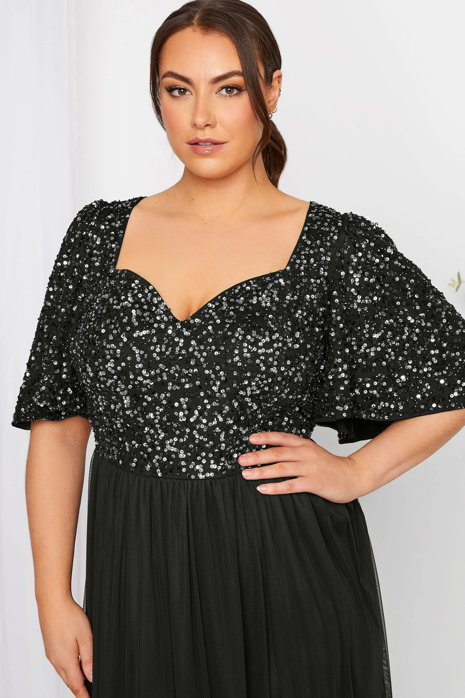 LUXE Curve Black Sequin Sweetheart Ruffle Maxi Dress 3 LUXE Curve Black Sequin Sweetheart Ruffle Maxi Dress - Image 3