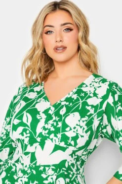 YOURS Curve Green Floral Split Front Dress 8 YOURS Curve Green Floral Split Front Dress -JOICY Clothing Shop 710d1474 db3b 4a 301904 D