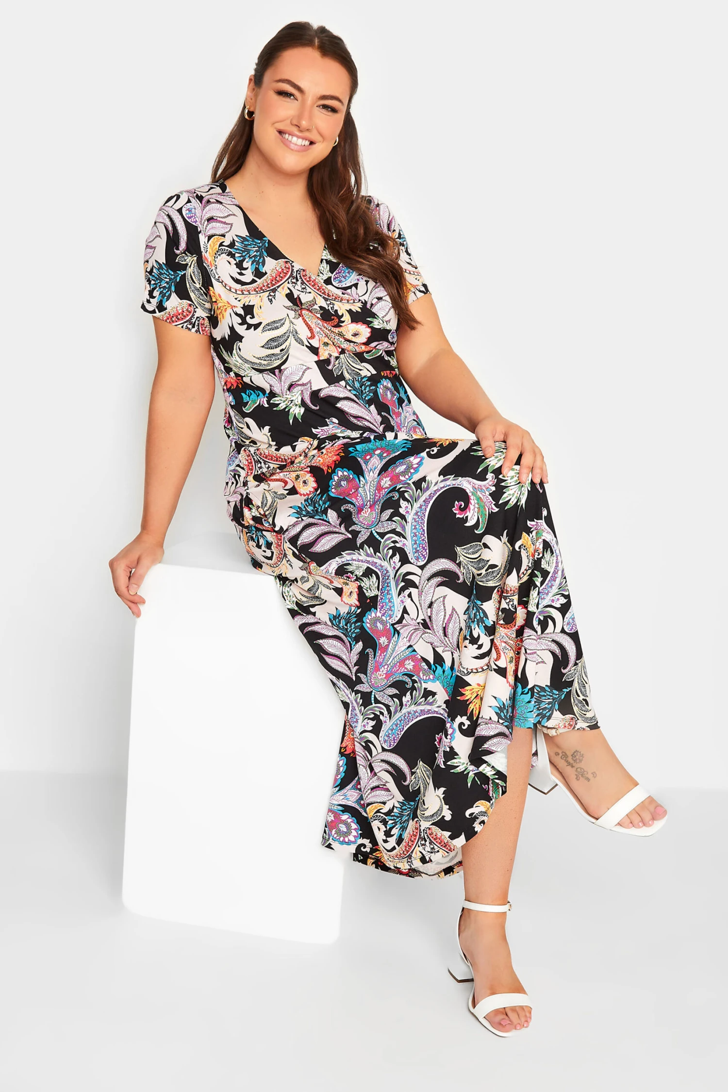 YOURS Curve Black Paisley Print V-Neck Midaxi Dress 1 YOURS Curve Black Paisley Print V-Neck Midaxi Dress