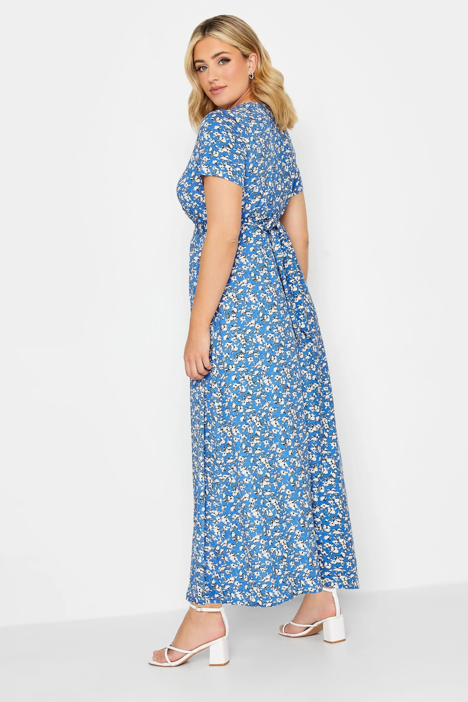 YOURS Curve Blue Ditsy Print Maxi Dress 2 YOURS Curve Blue Ditsy Print Maxi Dress - Image 2