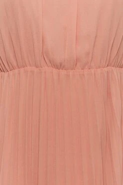 YOURS LONDON Curve Pink Pleated Maxi Dress 9 YOURS LONDON Curve Pink Pleated Maxi Dress -JOICY Clothing Shop 98ce762f c9ad 4b 161883 Z