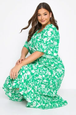 YOURS Curve Green Floral Dipped Hem Dress 8 YOURS Curve Green Floral Dipped Hem Dress -JOICY Clothing Shop a3010469 6c11 47 137119 D