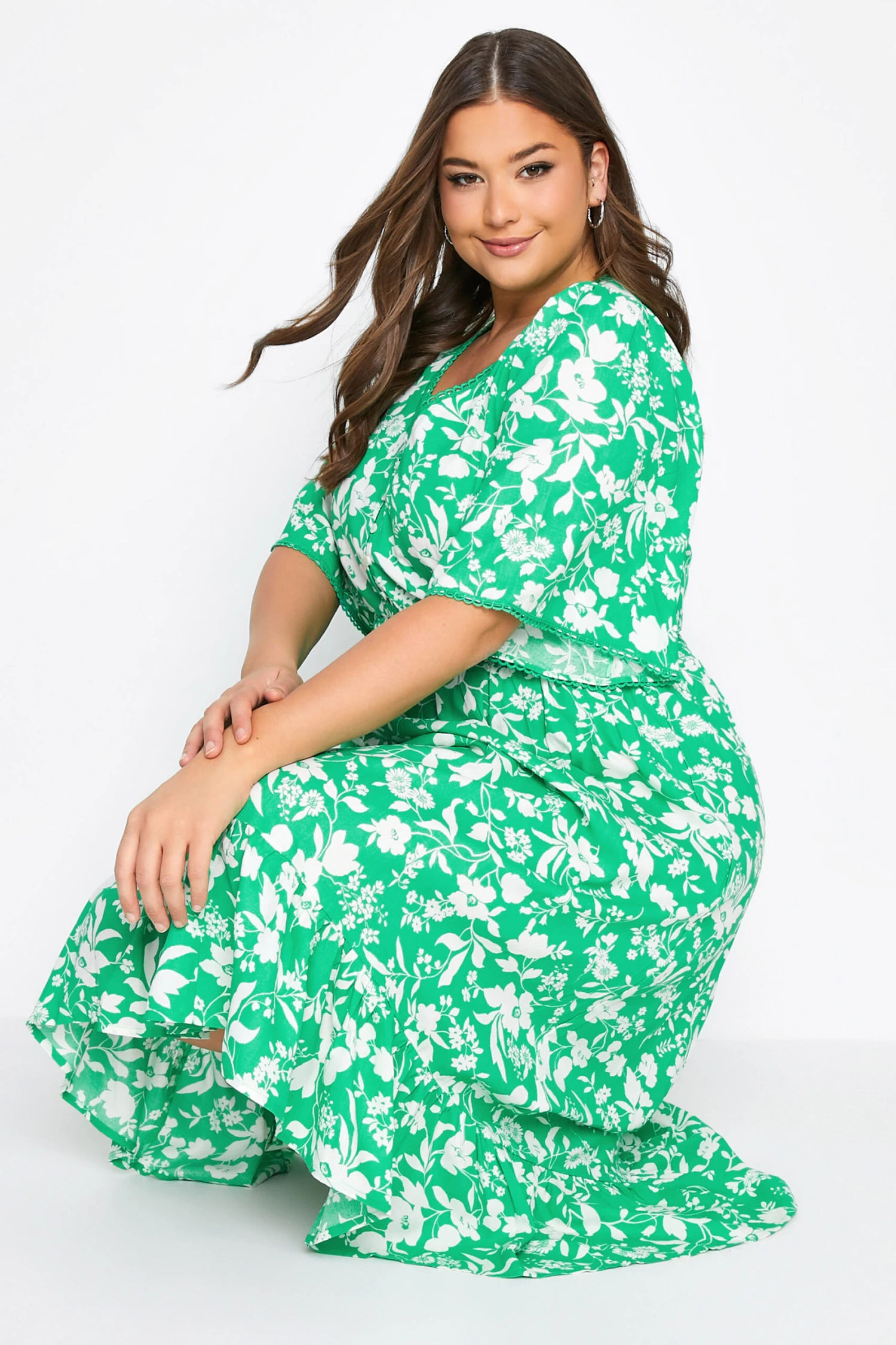 YOURS Curve Green Floral Dipped Hem Dress 3 YOURS Curve Green Floral Dipped Hem Dress - Image 3