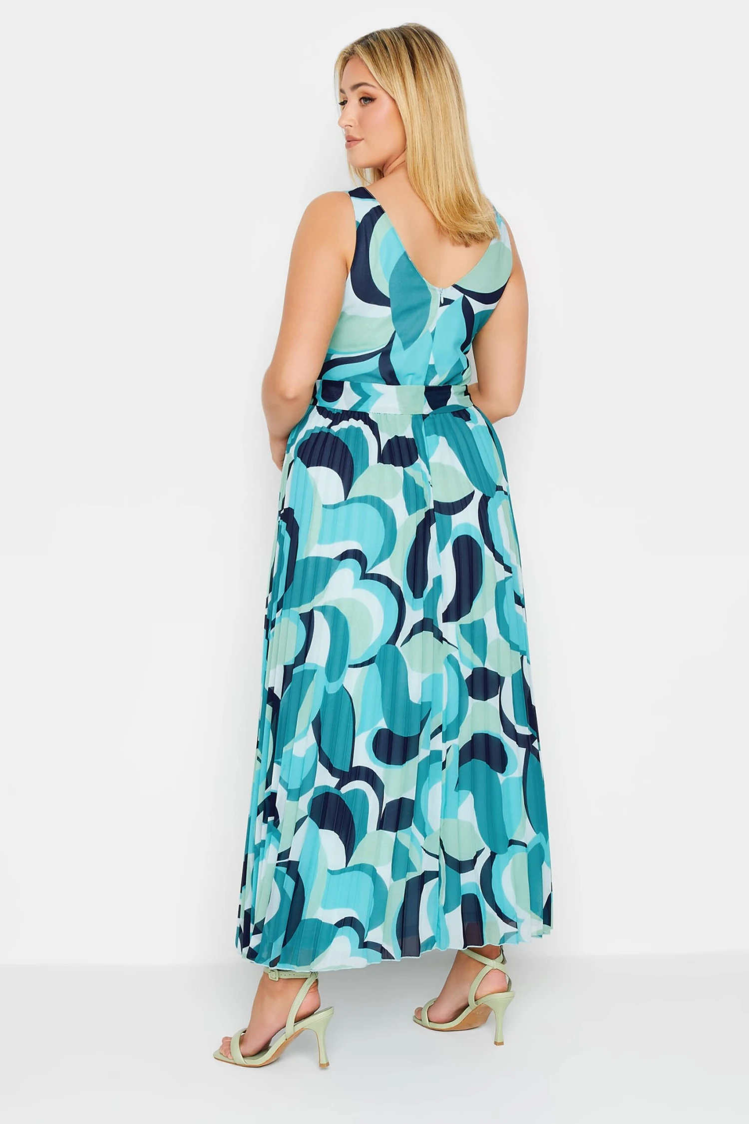 YOURS LONDON Curve Blue Abstract Print Pleated Maxi Dress 2 YOURS LONDON Curve Blue Abstract Print Pleated Maxi Dress - Image 2