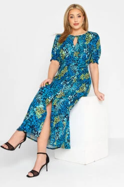 YOURS LONDON Curve Blue Animal Print Keyhole Maxi Dress 8 YOURS LONDON Curve Blue Animal Print Keyhole Maxi Dress -JOICY Clothing Shop dc07dac1 2056 45 161591 D