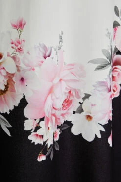 YOURS LONDON Curve White Floral Border Dress -JOICY Clothing Shop ed79433a f8c3 4e 161474 Z