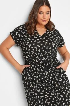YOURS Curve Black Daisy Print Cotton T-Shirt Dress -JOICY Clothing Shop ef86d4cb b2b6 4a 137305 D
