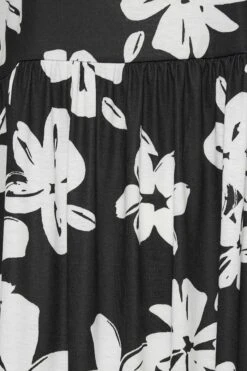 LIMITED COLLECTION Curve Black Floral Print Midaxi Smock Dress 9 LIMITED COLLECTION Curve Black Floral Print Midaxi Smock Dress -JOICY Clothing Shop f60e1517 7727 48 215725 Z